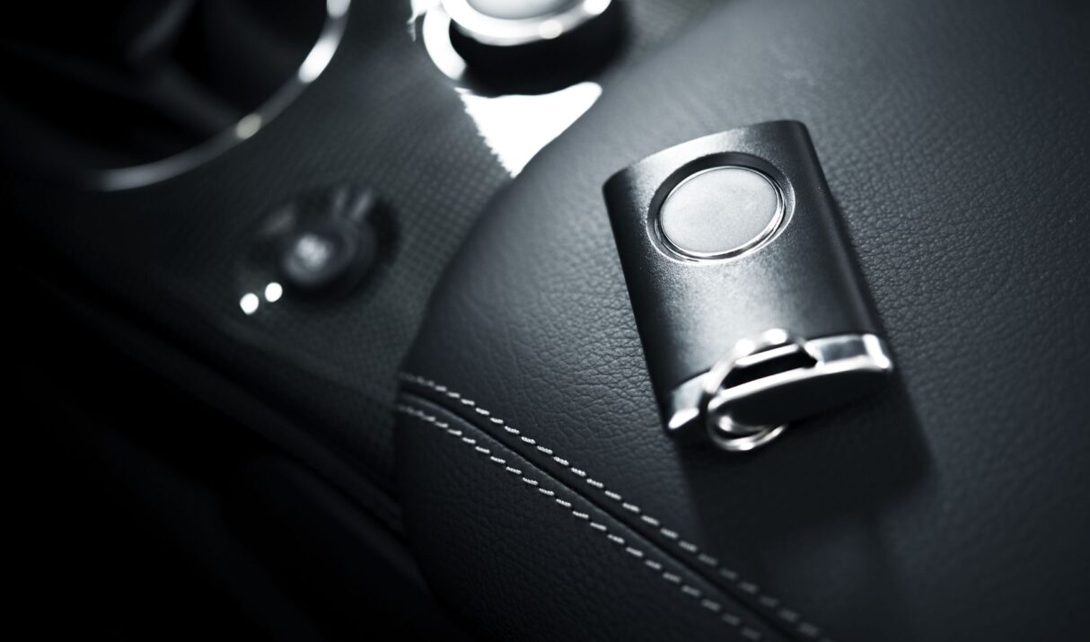 Car Grab vs Careem, Uber and Metered Taxis: Which Should You Book at DXB?